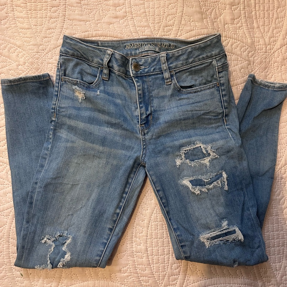 American Eagle Outfitters Women's Blue Distressed Jeans